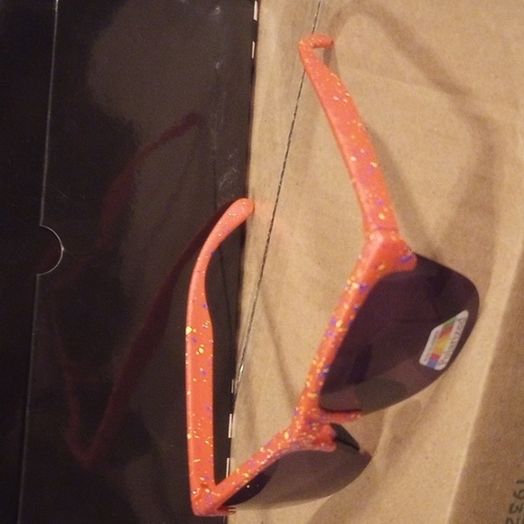 Sunglasses - Picture 1 of 4